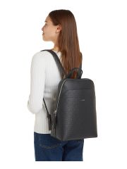 תיק גב דמוי עור מבית Calvin Klein דגם K60K611889-0GJ