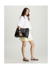 תיק צד לאישה מבית Calvin Klein דגם K60K612019-BEH