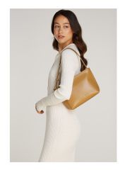 תיק דמוי עור לאישה מבית Calvin Klein דגם K60K612551-GDB