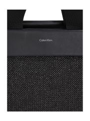 תיק צד דמוי עור לאישה מבית Calvin Klein  דגם K60K613026-BEH