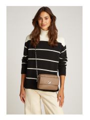 תיק דמוי עור מבית Calvin Klein דגם K60K613140-0F4