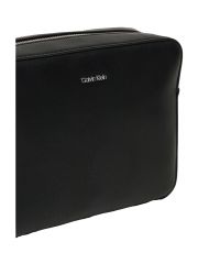 תיק צד דמוי עור מבית Calvin Klein דגם LV04F3097G-UB1