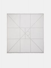 EMBLEM GRAPHIC LW SQUARE SCARF