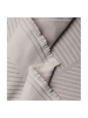 EMBLEM GRAPHIC LW SQUARE SCARF