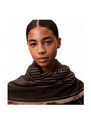 EMBLEM GRAPHIC LW SQUARE SCARF