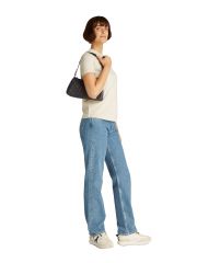 תיק צד דמוי עור לאישה מבית Calvin Klein  דגם LV04K3142G-UB1