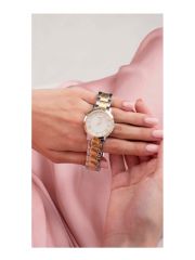 שעון יד GUESS לאישה מקולקציית DAWN דגם GW0404L2