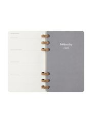 מחברת תכנון חודשי L כריכה רכה ספירלה מבית MOLESKINE דגם DSSPB12MWH3Y25