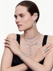 עגיל לאישה  מבית SWAROVSKI קולקציית Mesmera דגם 5747998