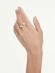 טבעת לאישה מבית SWAROVSKI קולקציית Mesmera דגם 5748011