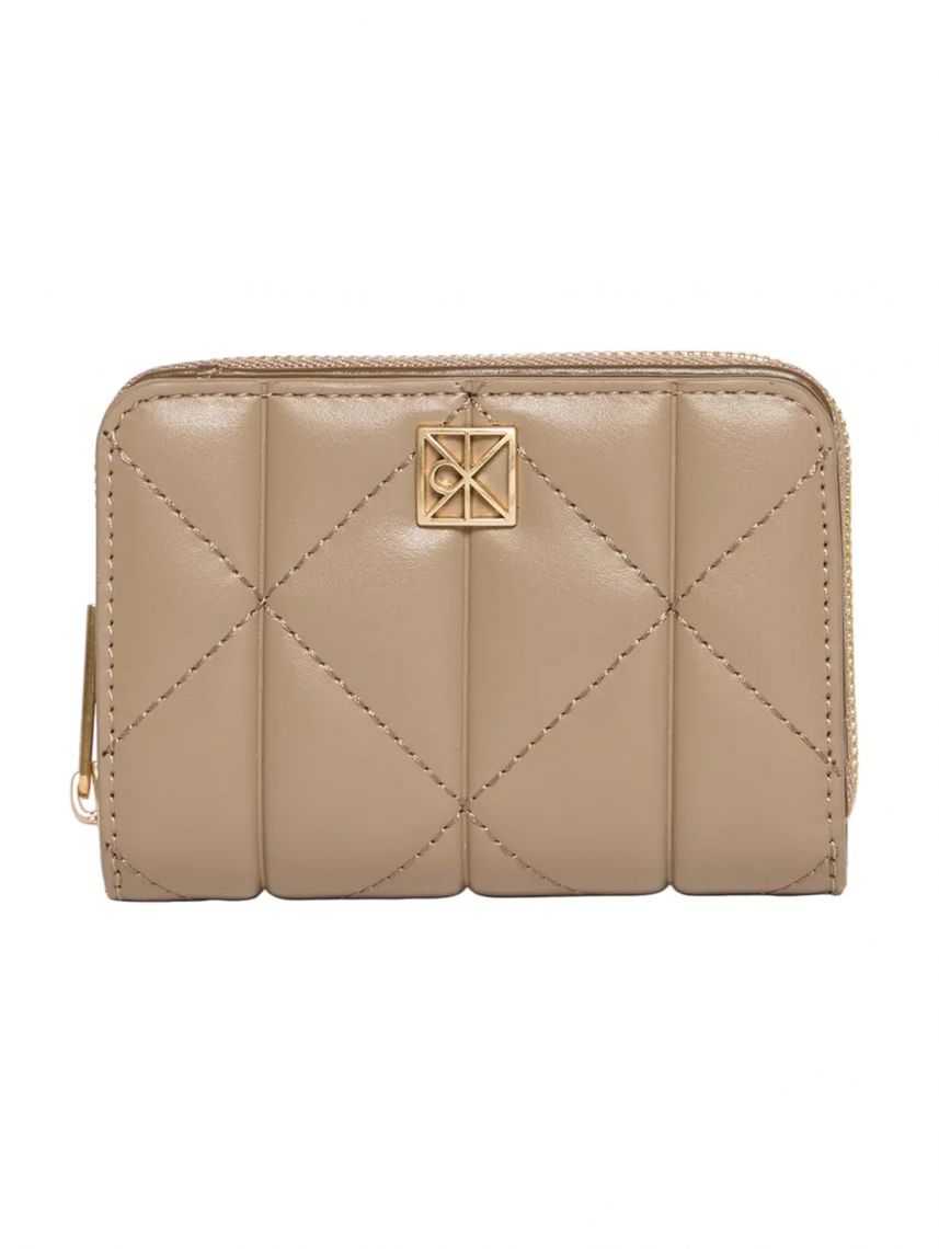QUILTED FLAP ZIP AROUND