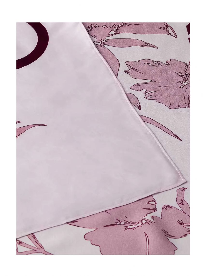 ALLOVER FLORAL SQUAR
