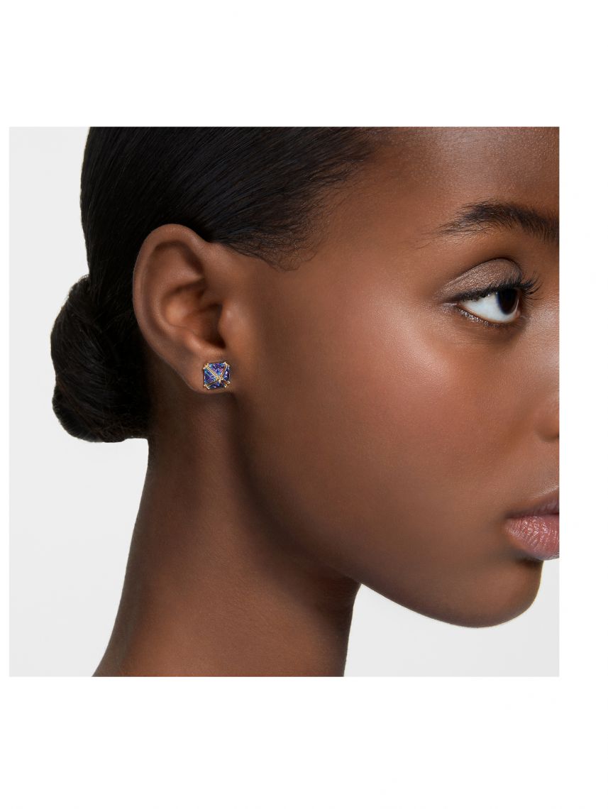 עגיל מבית SWAROVSKI  קולקציית RE CURIOSA דגם 5630314