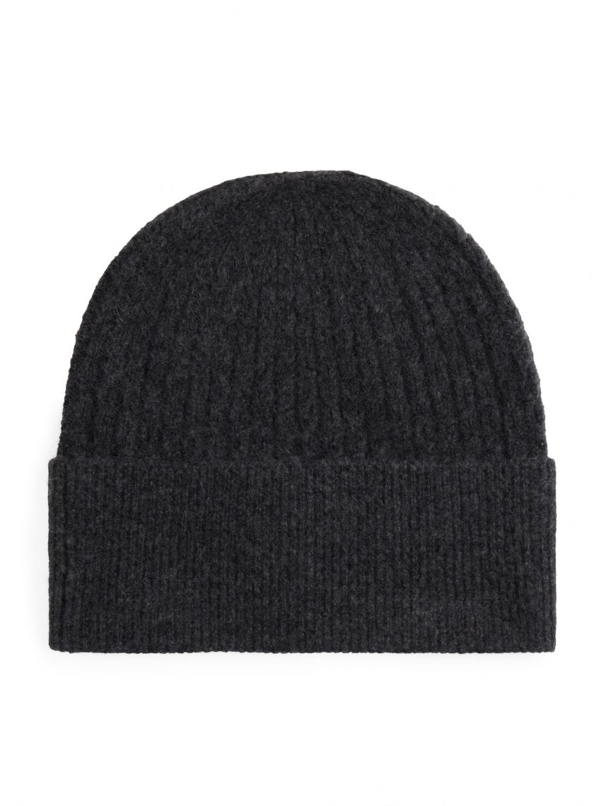 TH CABLE ENAMEL FLAG BEANIE
