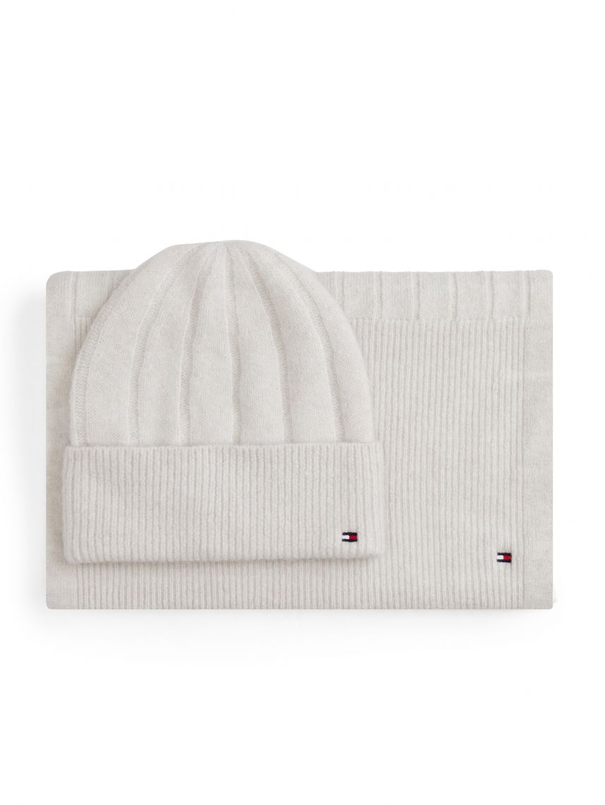 TH FLAG FLUFFY BEANIE & SCARF GP