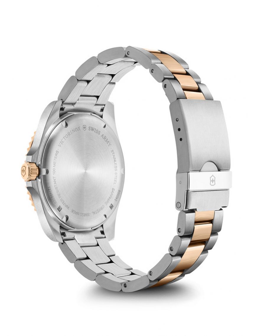 שעון יד לגבר של Victorinox מקולקציית Maverick דגם 242008