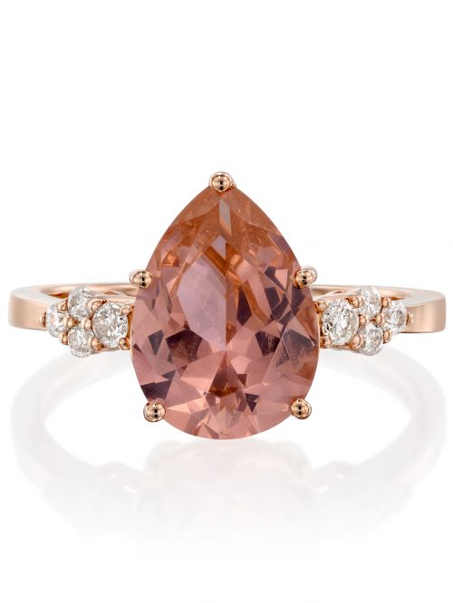 טבעת  KATE  זהב אדום 14קראט משובצת 8 יהלומים 0.15 קראט G-SI עם אבן ורודה בצורת טיפה